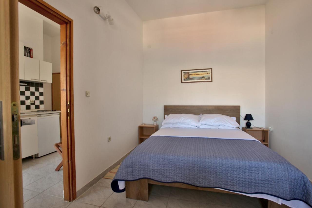 Apartman Branko Pag Town Exterior photo